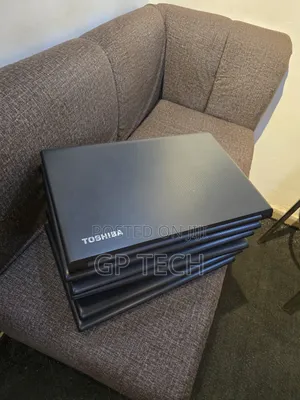 Laptop Toshiba Dynabook t552 6GB Intel Core i3 HDD 500GB