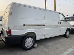 Volkswagen Transporter 2004 White