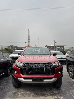 New Toyota Hilux 2024 Red