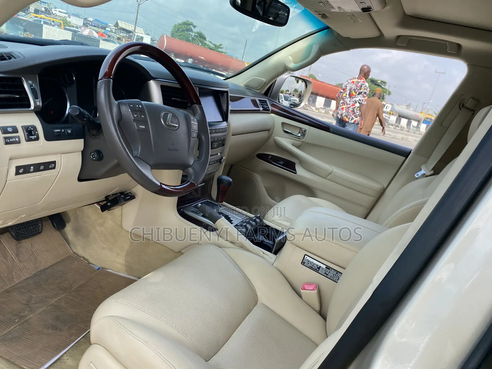 Lexus LX 570 AWD 2015 Gold