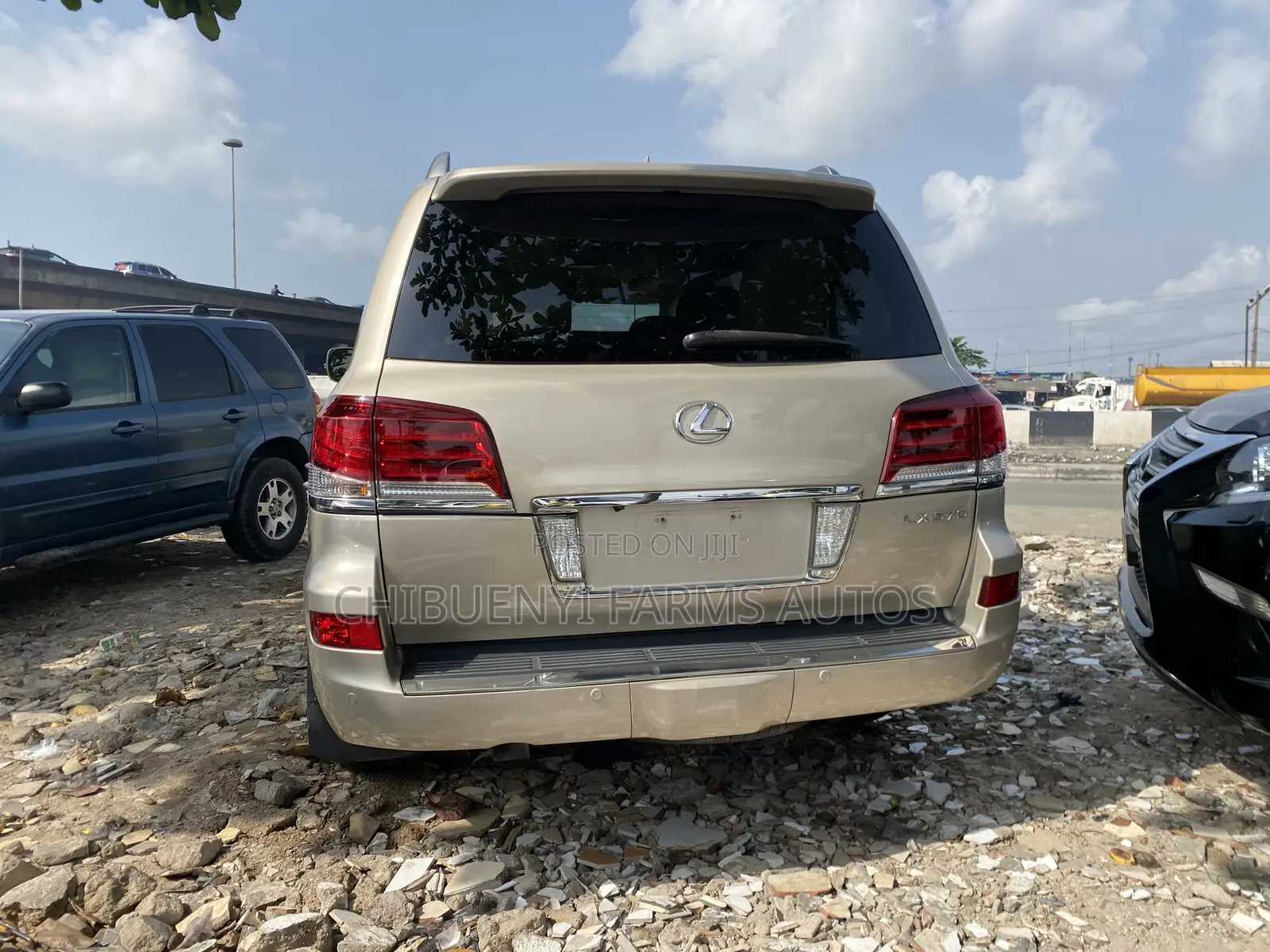 Lexus LX 570 AWD 2015 Gold