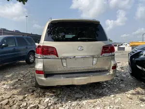 Lexus LX 570 AWD 2015 Gold