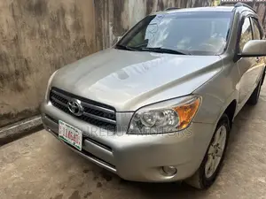 Toyota RAV4 Limited 2007 Gold