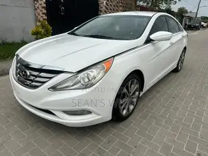 Hyundai Sonata Limited 2.0T Sedan (2.0L 4cyl 6A) 2013 White