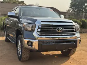 Toyota Tundra Regular Cab 4x4 Long Bed 5.7L V8 FFV* 2013 Blue