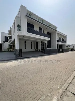 5bdrm Duplex in Chevron for sale