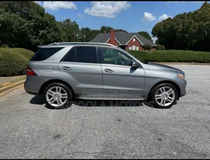 Mercedes-Benz M Class ML350 4MATIC 4dr SUV AWD (3.5L 6cyl 7A) 2015 Gray