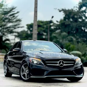 Mercedes-Benz C300 Luxury 4dr AWD 4Matic Sedan (2.0L 4cyl 7A) 2015