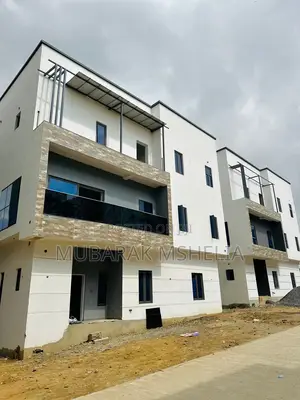 5bdrm Duplex in Guzape District for sale