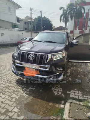 Toyota Land Cruiser Prado 2011 Black