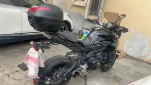 Yamaha 2018 Black
