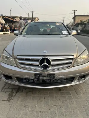 Mercedes-Benz C300 Luxury Sedan AWD (3.0L 6cyl 7A) 2008 Gold