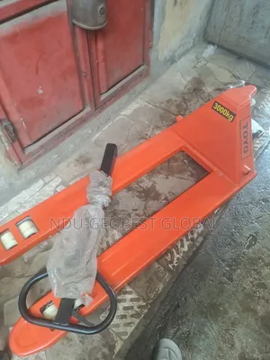 Pallet Truck (3000kg)