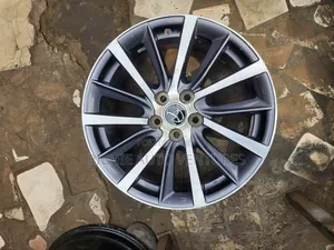 Oem Toyota Highlander 2018 Rim.