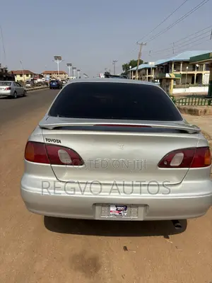 Toyota Corolla 1.9 D Sedan 2000 Silver