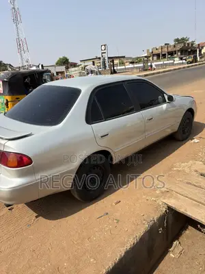 Toyota Corolla 1.9 D Sedan 2000 Silver