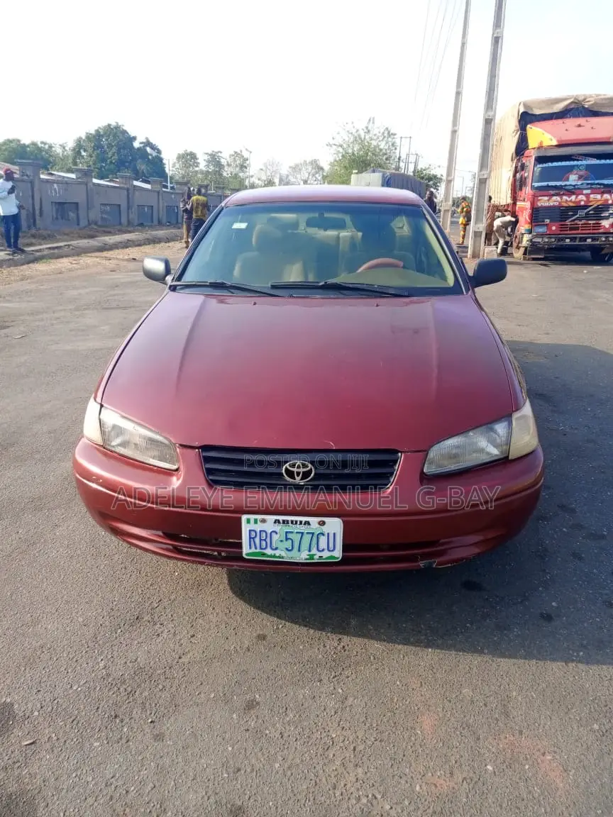 2000 Toyota Camry