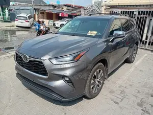 Toyota Highlander XLE AWD 2020 Gray