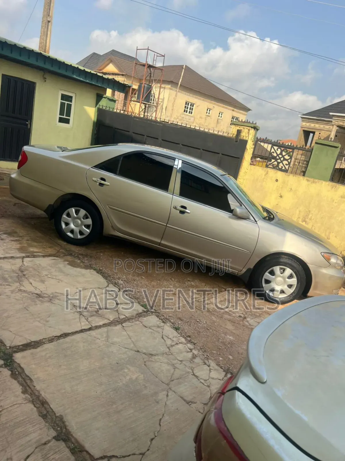2004 Toyota Camry LE 4dr Sedan (2.4L 4cyl 5M)