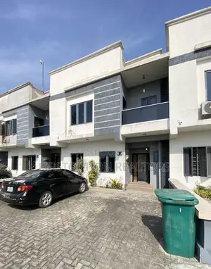 3bdrm Townhouse/Terrace in Pennek Estate, Off Lekki-Epe Expressway