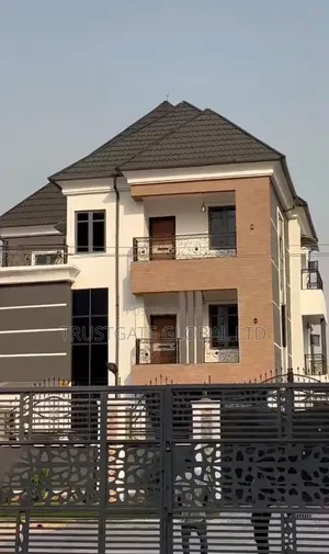 5bdrm Duplex in Lommod Gardens, Ago Palace for sale