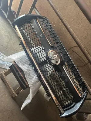 Front Grill Rav 4 2012 ( Tiger Face)