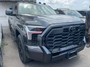 Toyota Tundra Limited CrewMax 5.5' Bed 2024 Black