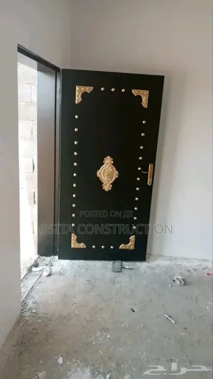 Single Padded Door