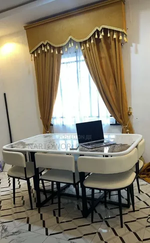 Quality Modern 6 Seaters Marble Dinning 
