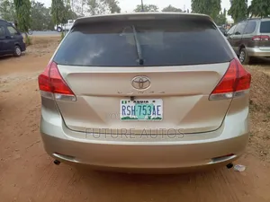 Toyota Venza 2010 Gold