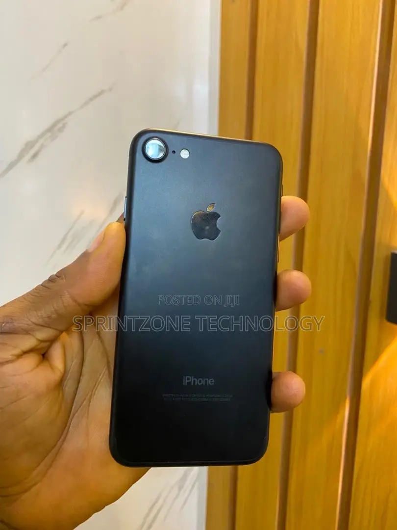 Apple iPhone 7 32 GB Black