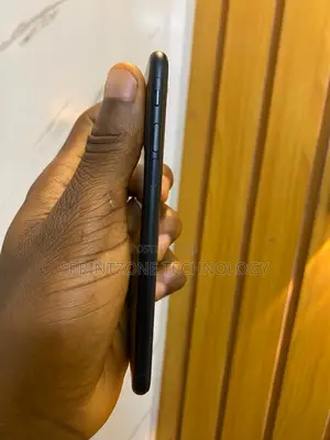 Apple iPhone 7 32 GB Black