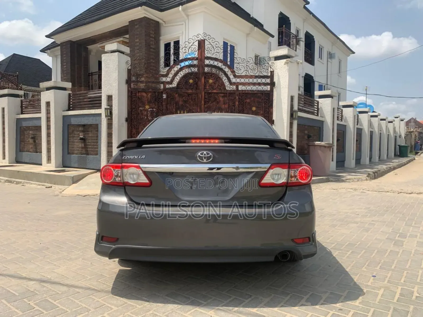 2013 Toyota Corolla S 4dr Sedan (1.8L 4cyl 4A)