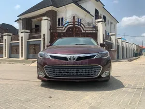 Toyota Avalon XLE 4dr Sedan (3.5L 6cyl 6A) 2015 Red