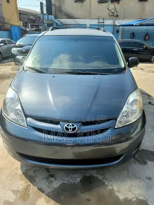 Toyota Sienna CE 2009 Blue