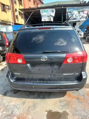 Toyota Sienna CE 2009 Blue