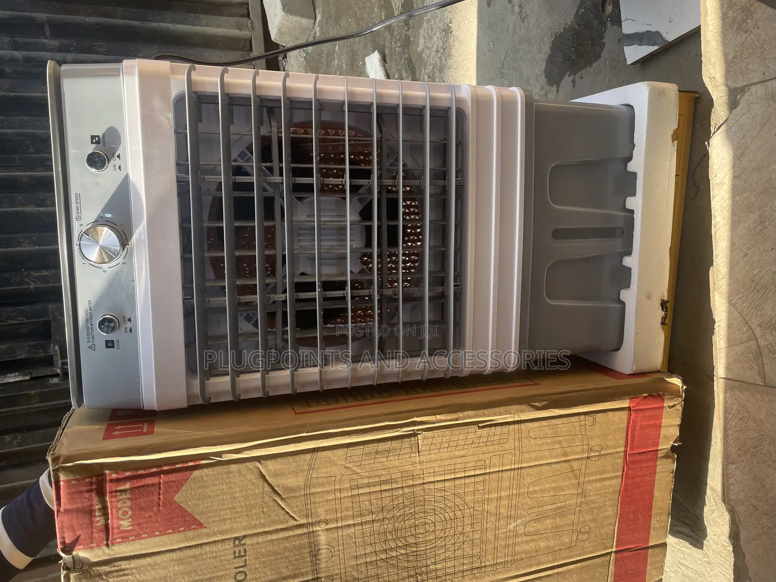 Plugpoints Air Cooler 25liters With Ice Packs