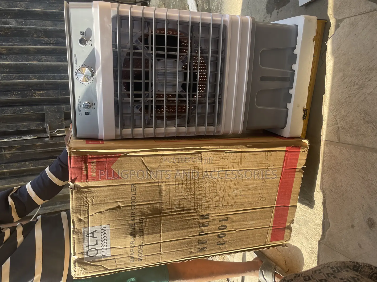 Plugpoints Air Cooler 25liters With Ice Packs