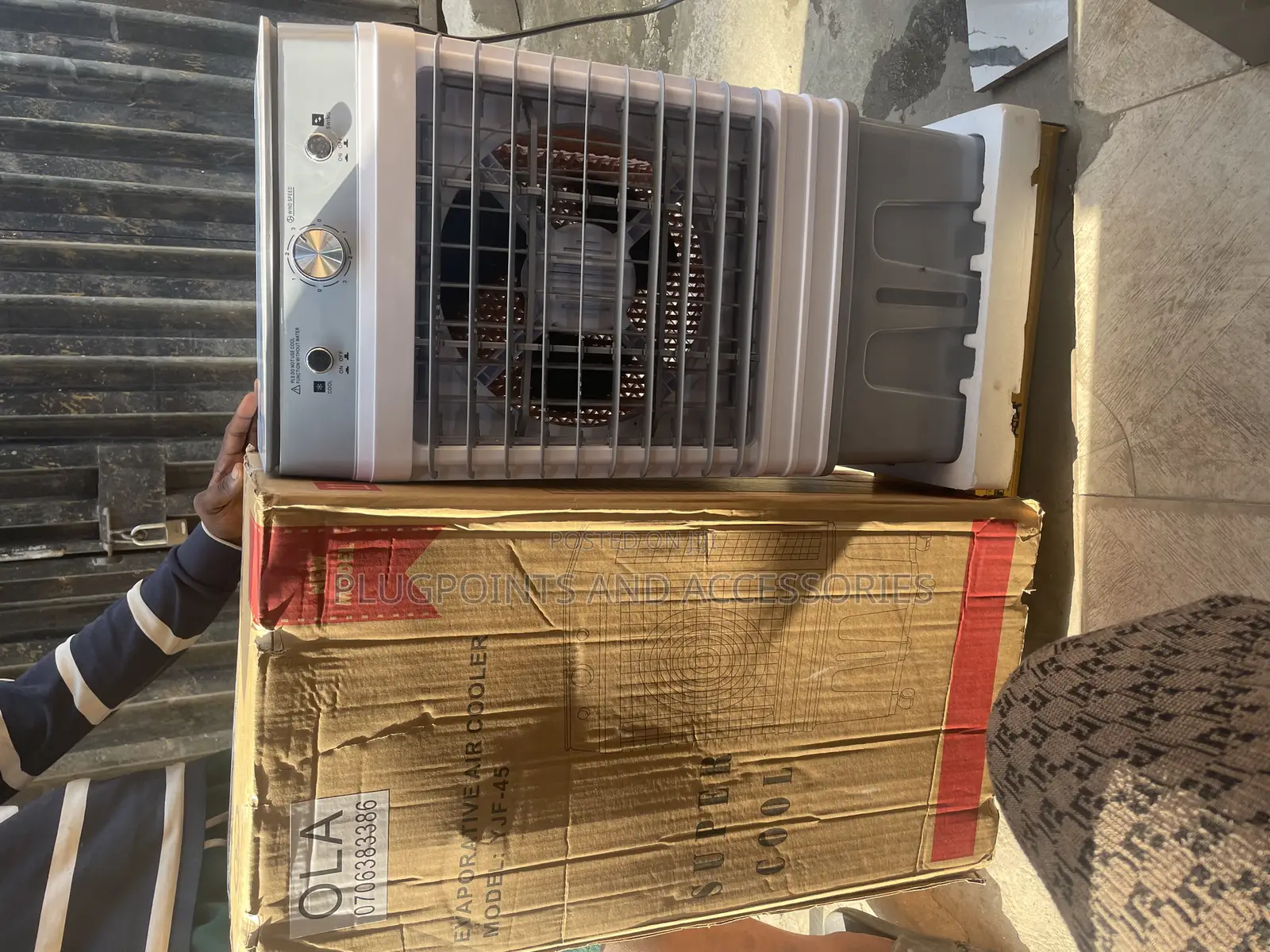Plugpoints Air Cooler 25liters With Ice Packs