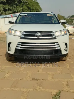 Toyota Highlander XLE 4x2 V6 (3.5L 6cyl 8A) 2018 White