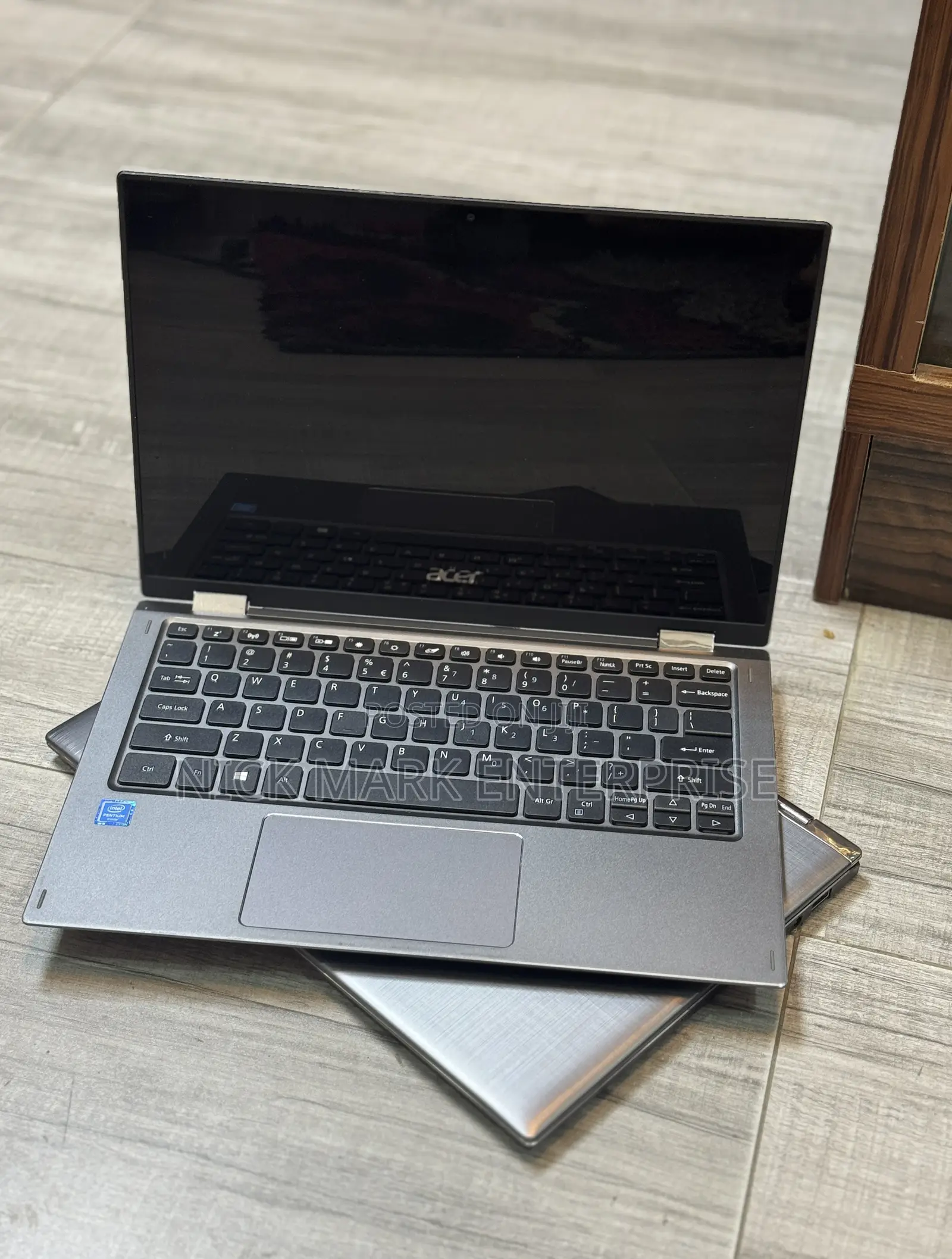 Laptop Acer Spin 1 4GB Intel Pentium SSD 60GB