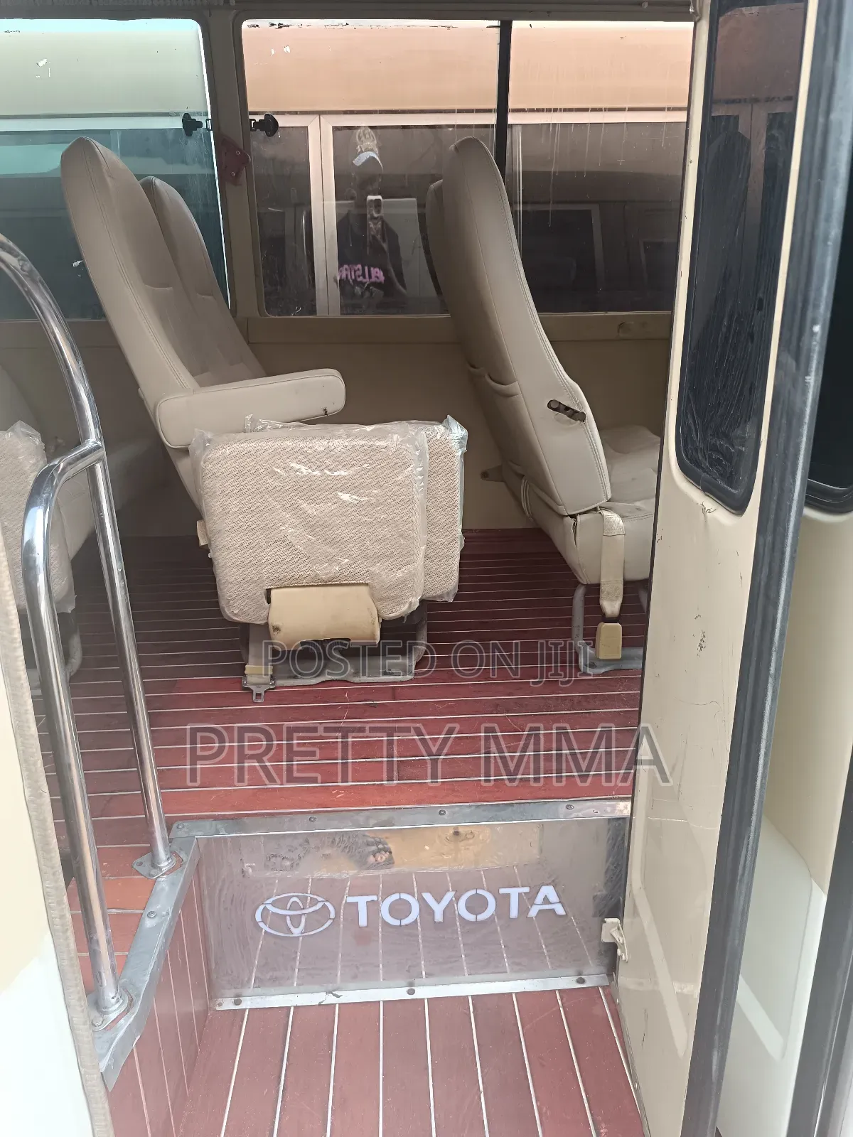 Toyota Coaster 2017 Beige