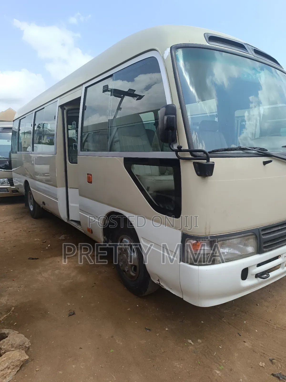 Toyota Coaster 2017 Beige