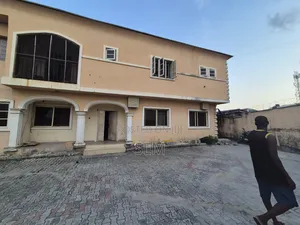 Furnished 3bdrm Block of Flats in Igbo-efon for sale