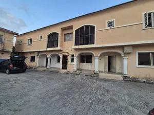 Furnished 3bdrm Block of Flats in Igbo-efon for sale