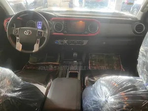 Toyota Tacoma Limited Double Cab 5' Bed V6 AT 2023 Black