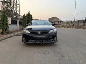 Toyota Camry SE 4dr Sedan (2.5L 4cyl 6A) 2013 Black