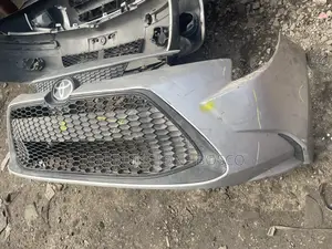 Complete Front Bumper Toyota Corolla 2020 Le