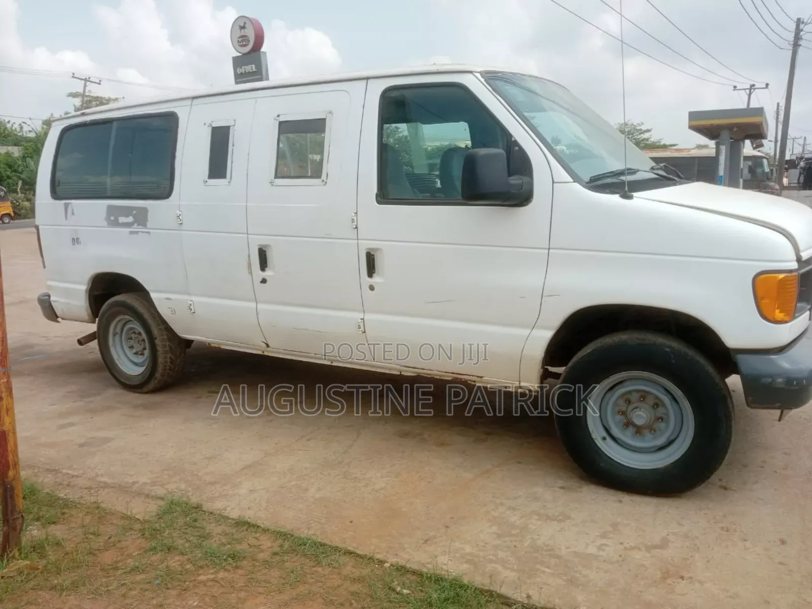 Ford E250 2008 White