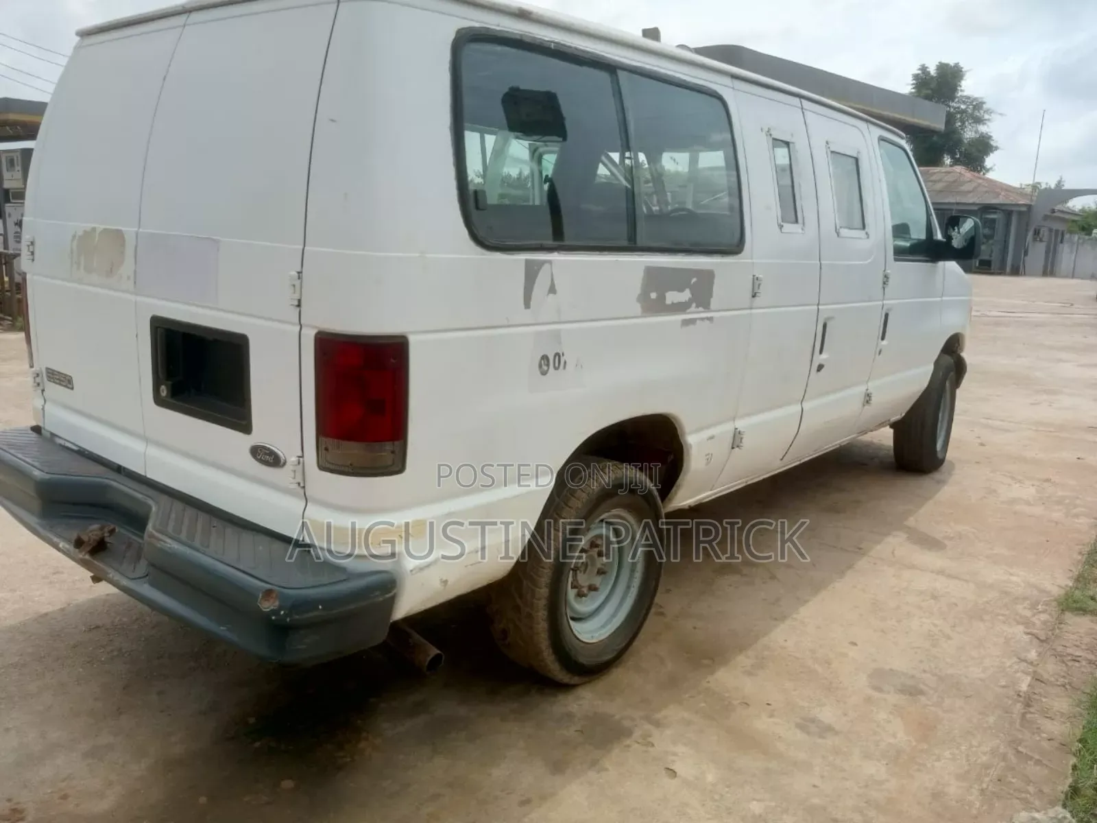 Ford E250 2008 White